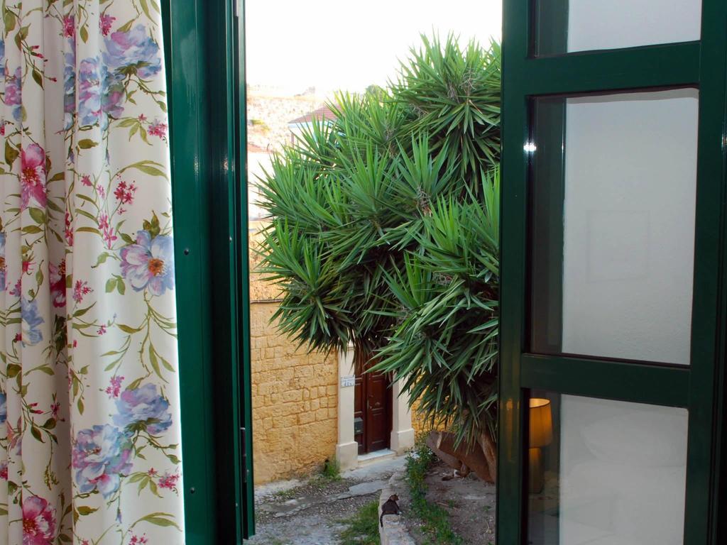 Medieval Inn Rhodes City Rom bilde